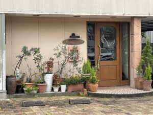 Le nid de faucon（ル・ニ・ド・ファコン） – 穴生/フレンチ